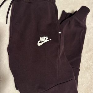Nike Boys Tech pant bundle - Large